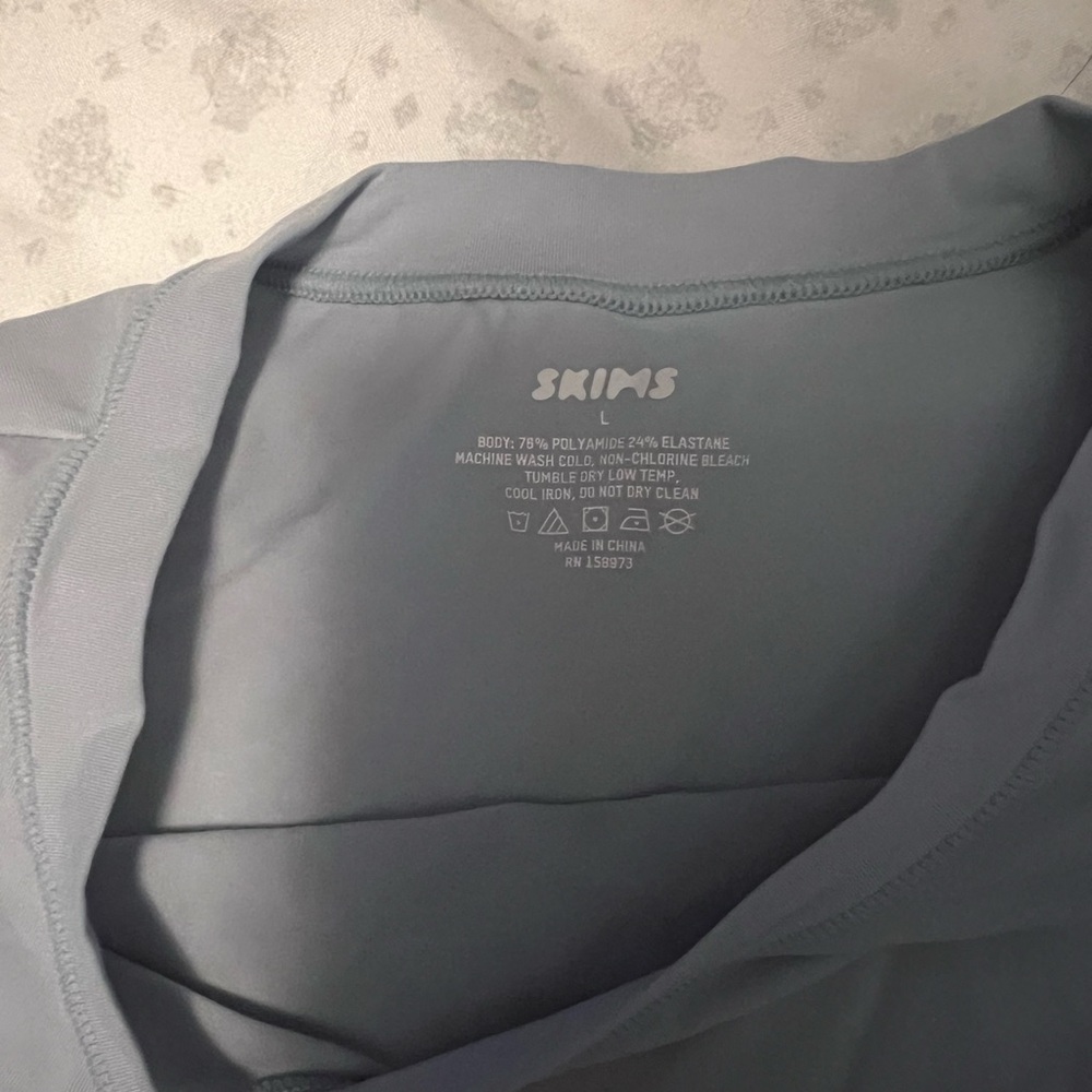 Skims Crop top